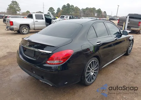 2018 Mercedes-Benz C 300 из США, поврежденный, VIN 55SWF4JB7JU276189